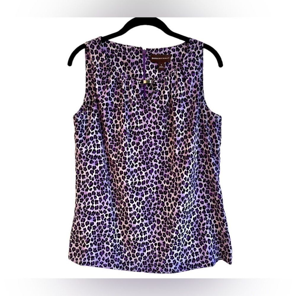 DANA BUCHMAN, NWOT, PURPLE PRINT, SLEEVELESS TOP. SIZE S